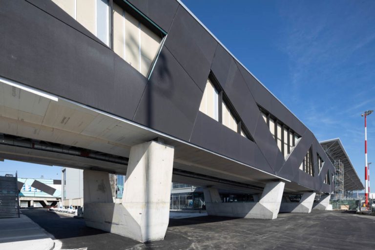 Thessaloniki Airport "Makedonia" (SKG) Thessaloniki Airport "Makedonia" (SKG)