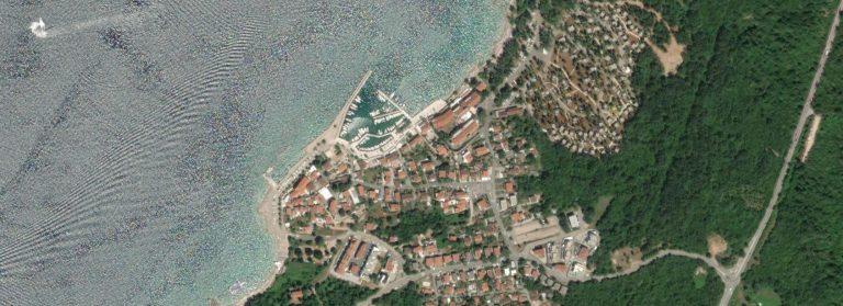 Njivice Marina Njivice Marina