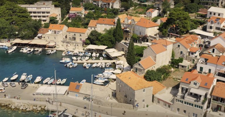 Marina Bol (Bol Harbour)