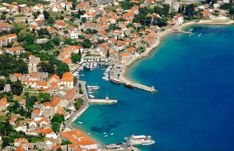 Marina Bol (Bol Harbour)