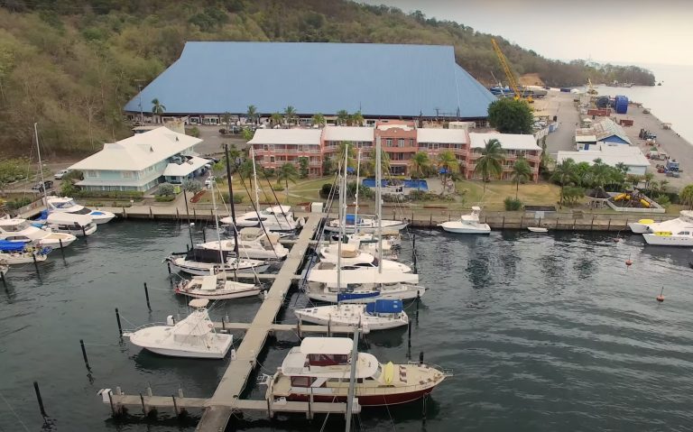 Crews Inn Hotel and Yacht Club Crews Inn Hotel and Yacht Club