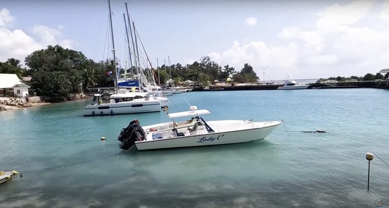 La Digue Marina