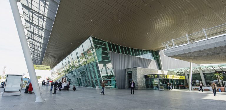 Tirana International Airport Nënë Tereza (TIA) Tirana International Airport Nënë Tereza (TIA)