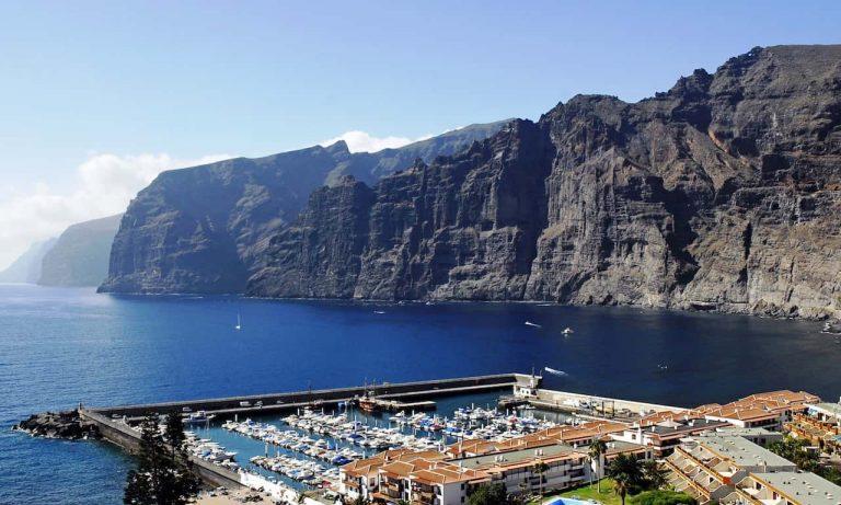 Los Gigantes Marina