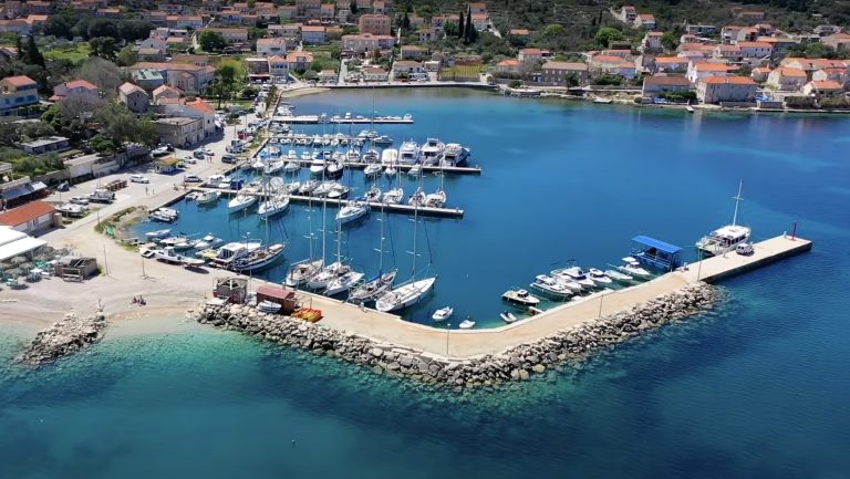 Lumbarda Marina