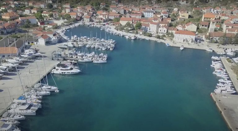 Marina Veli Iz (Marina Benjamin)