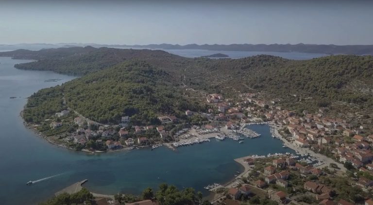 Marina Veli Iz (Marina Benjamin)