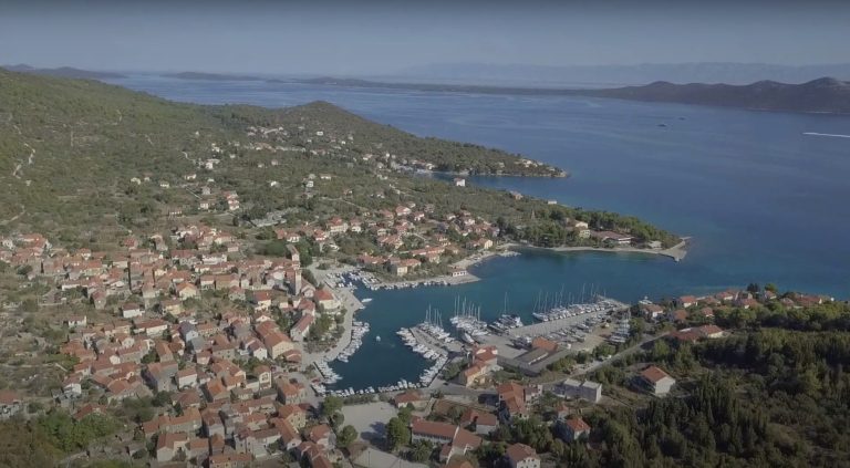 Marina Veli Iz (Marina Benjamin)