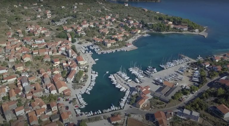 Marina Veli Iz (Marina Benjamin)