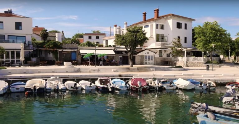 Njivice Marina Njivice Marina