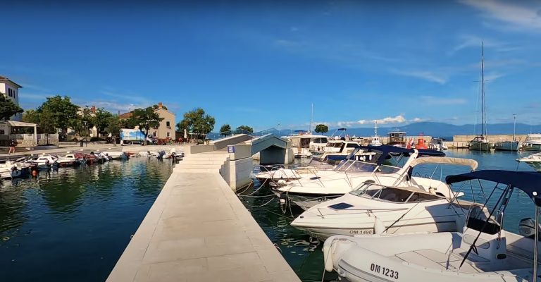 Njivice Marina Njivice Marina