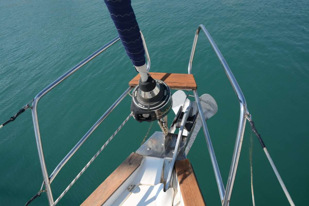 sailboat anchoring