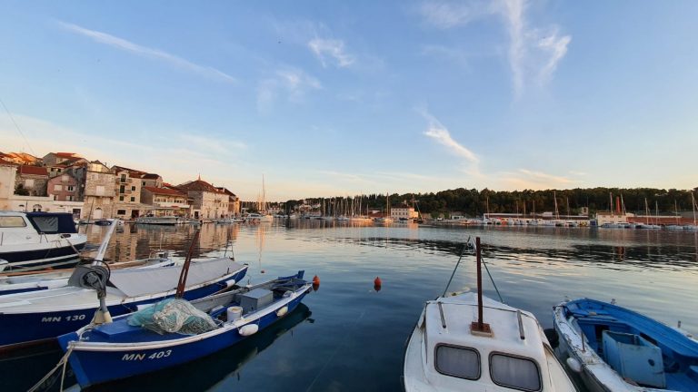 Milna Harbour (Yacht Club Milna)